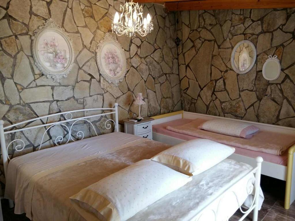 Kristallia Rooms Монастиракі Екстер'єр фото