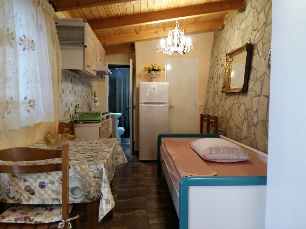 Kristallia Rooms Монастиракі Екстер'єр фото